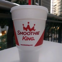 Photo taken at Smoothie King by Paul / Pablo on 11/18/2016
