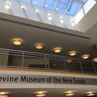 รูปภาพถ่ายที่ Levine Museum of the New South โดย Judy A. เมื่อ 6/15/2018