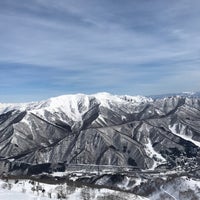 Photo taken at 苗場スキー場筍山山頂 by Tomoaki M. on 3/10/2019