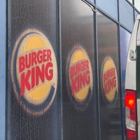 รูปภาพถ่ายที่ Burger King โดย Mike W. เมื่อ 11/21/2022