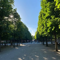 Photo taken at Jardin de la Roseraie by Irene B. on 5/13/2022