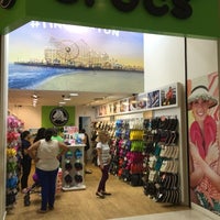 Photo taken at Crocs by Mauricio C. on 5/3/2016