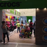 Photo taken at Crocs by Mauricio C. on 3/15/2014
