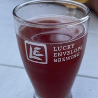 Photo prise au Lucky Envelope Brewing par Traci L. le10/15/2022