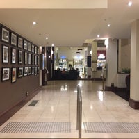 Foto tomada en Rendezvous Grand Hotel  por Ekaraj N. el 11/14/2017