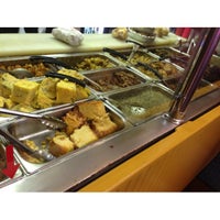 1/12/2013 tarihinde Ken P.ziyaretçi tarafından Trini Breakfast Shed II'de çekilen fotoğraf