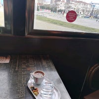Foto diambil di T-Cafe &amp;amp; Restaurant oleh Mesut A. pada 3/21/2022