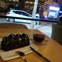 Photo taken at Ünyeliler Pasta &amp;amp; Cafe by Mesut A. on 3/26/2022