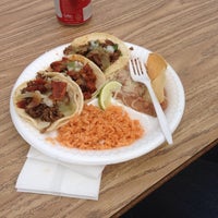 6/1/2013 tarihinde Edmund M.ziyaretçi tarafından Don Chow Tacos'de çekilen fotoğraf