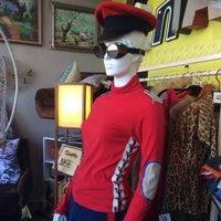 Photo taken at Queen Bee Vintage by Jennifer S. on 10/16/2015