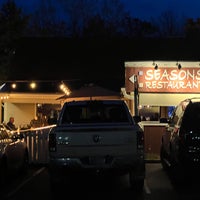 Снимок сделан в Seasons Restaurant пользователем Paul S. 10/6/2023