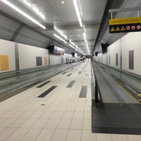 Foto tirada no(a) Billy Bishop Toronto City Airport Ferry por Gary em 8/13/2015