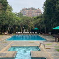 Снимок сделан в Hotel Sigiriya пользователем Shauni S. 3/6/2020