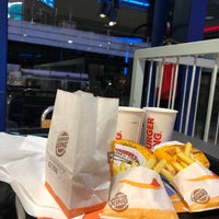 12/13/2019 tarihinde Maryam M.ziyaretçi tarafından Burger King'de çekilen fotoğraf