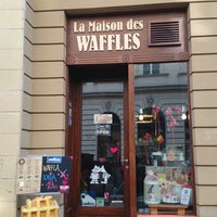 Снимок сделан в La Maison des Waffles пользователем Dora 2/26/2014