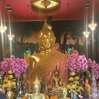 Photo taken at Wat Amarintharam by Note Lunla on 11/23/2019