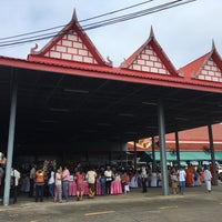 Photo taken at Wat Boonyapradit by Note Lunla on 10/11/2020