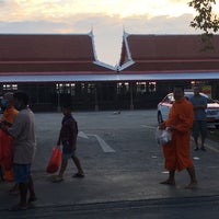 Photo taken at Wat Boonyapradit by Note Lunla on 11/12/2020