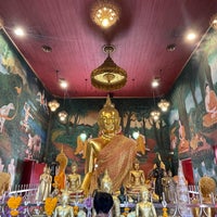 Photo taken at Wat Amarintharam by Note Lunla on 12/12/2021