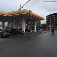 4/22/2016 tarihinde Abramov A.ziyaretçi tarafından Shell'de çekilen fotoğraf