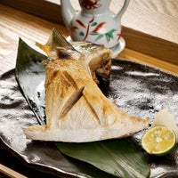 Foto diambil di Sushi Jiro oleh Ken S. pada 3/17/2024