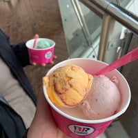 Photo taken at Baskin-Robbins by けんけん on 3/31/2019