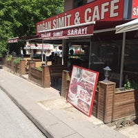 Photo taken at Doğan Simit Cafe by Özkan Y. on 6/9/2014