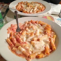 Foto tomada en Napoli Pizza &amp;amp; Pasta  por Nirmala R. el 12/28/2012