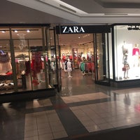 Zara - Clothing Store in Ville-Marie