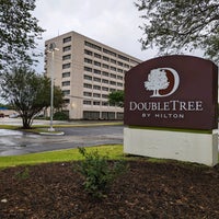 Photo taken at DoubleTree by Hilton by Mike P. on 5/25/2022