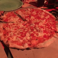 12/31/2015에 Leo C.님이 Pizza Papi에서 찍은 사진