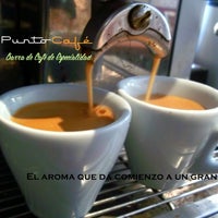 รูปภาพถ่ายที่ Punto Café Barra de Café de Especialidad โดย Punto Café Barra de Café de Especialidad เมื่อ 8/29/2014