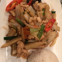 Photo taken at Senn Thai Comfort Food by Razia K. on 1/12/2019