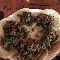 Das Foto wurde bei Los Tacos De Huicho von Wylan G. am 8/9/2017 aufgenommen