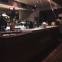 รูปภาพถ่ายที่ Restaurant Mirellie โดย Hereira S. เมื่อ 10/17/2015