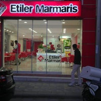 รูปภาพถ่ายที่ Etiler Marmaris Büfe โดย Baris B. เมื่อ 9/22/2013