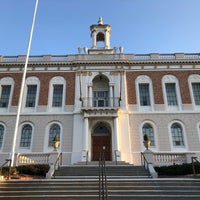 Foto tirada no(a) South San Francisco City Hall por ckkinn em 10/12/2019