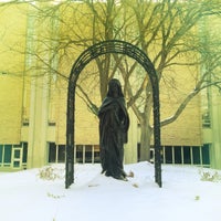 Foto diambil di Dominican Sisters of Springfield, IL • Sacred Heart Convent oleh Dominican Sisters of Springfield, IL • Sacred Heart Convent pada 2/18/2014