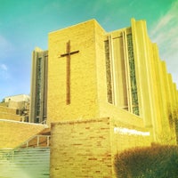 รูปภาพถ่ายที่ Dominican Sisters of Springfield, IL • Sacred Heart Convent โดย Dominican Sisters of Springfield, IL • Sacred Heart Convent เมื่อ 2/18/2014