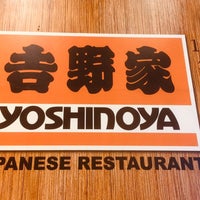 Photo taken at Yoshinoya (吉野家) by íпdга p. on 3/19/2022