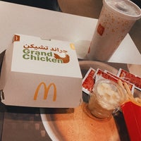 Photo taken at McDonald&amp;#39;s | ماكدونالدز by Meshari ​. on 2/14/2022