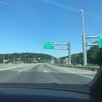 Photo taken at Staten Island Expressway by COUTUREBOY on 6/30/2018