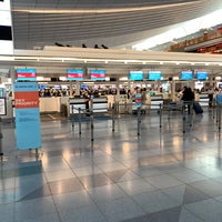 Photo taken at Korean Air Check-in Counter by Jina P. on 10/29/2019