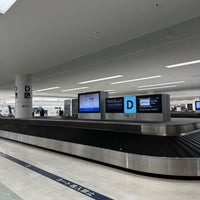 Photo taken at Baggage Claim by Jina P. on 12/28/2023