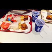 Foto diambil di KFC oleh Maroua B. pada 8/3/2015