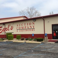 Photo taken at Earl&amp;#39;s Auction Company &amp;amp; Liquidators, Inc by Paul S. on 4/17/2013