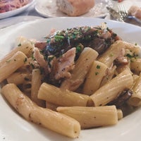 รูปภาพถ่ายที่ Romano&amp;#39;s Macaroni Grill โดย Rosie เมื่อ 4/22/2019