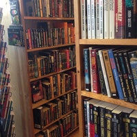 Foto scattata a Haunted Bookshop da Lindsy B. il 2/7/2014