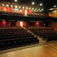 รูปภาพถ่ายที่ Teatro Firjan Sesi Centro โดย Teatro Firjan Sesi Centro เมื่อ 3/18/2014