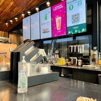 Photo taken at Starbucks by Oscar G. on 9/25/2023